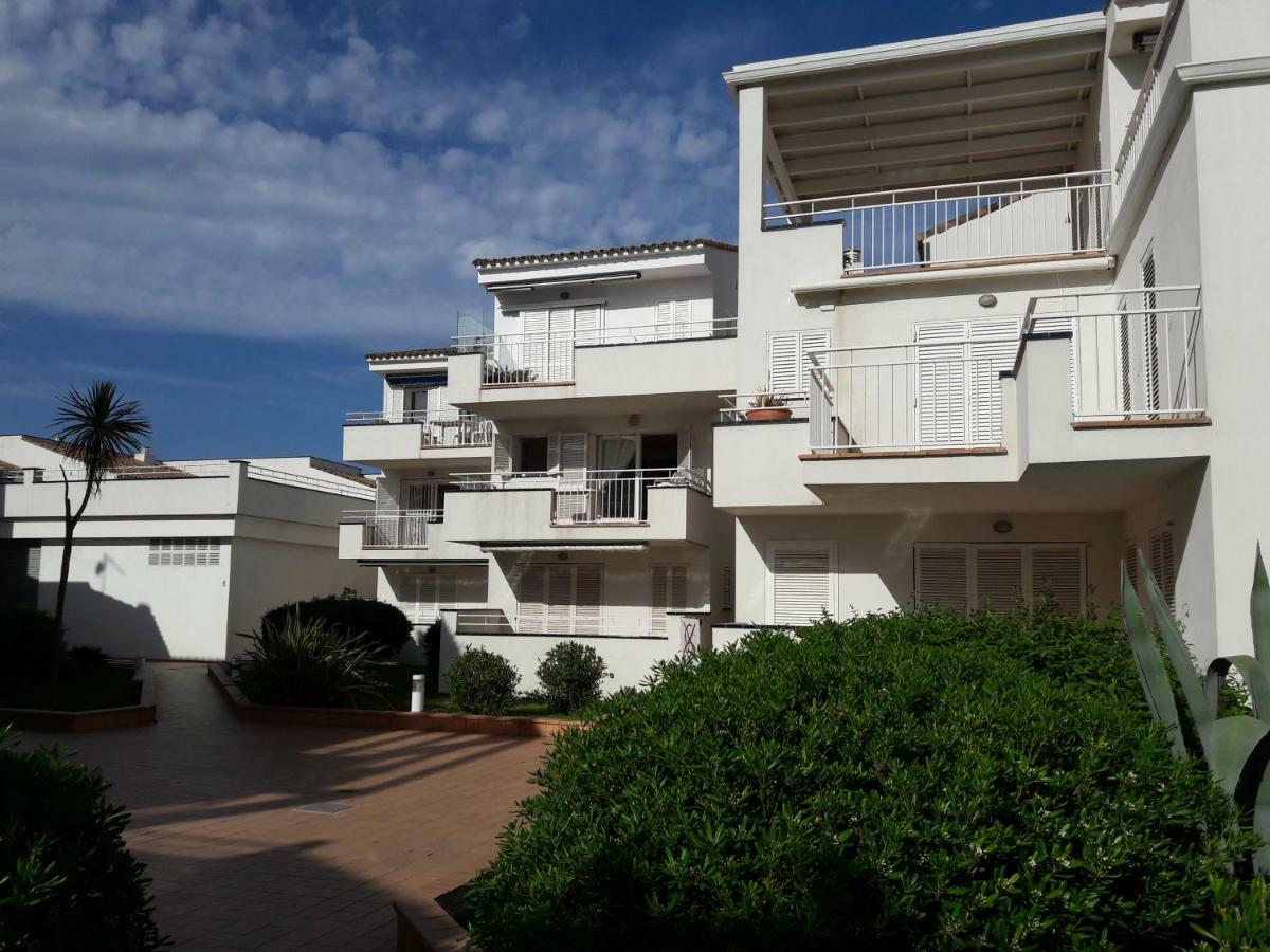 Residencia Platja De Roses Apartment Exterior photo